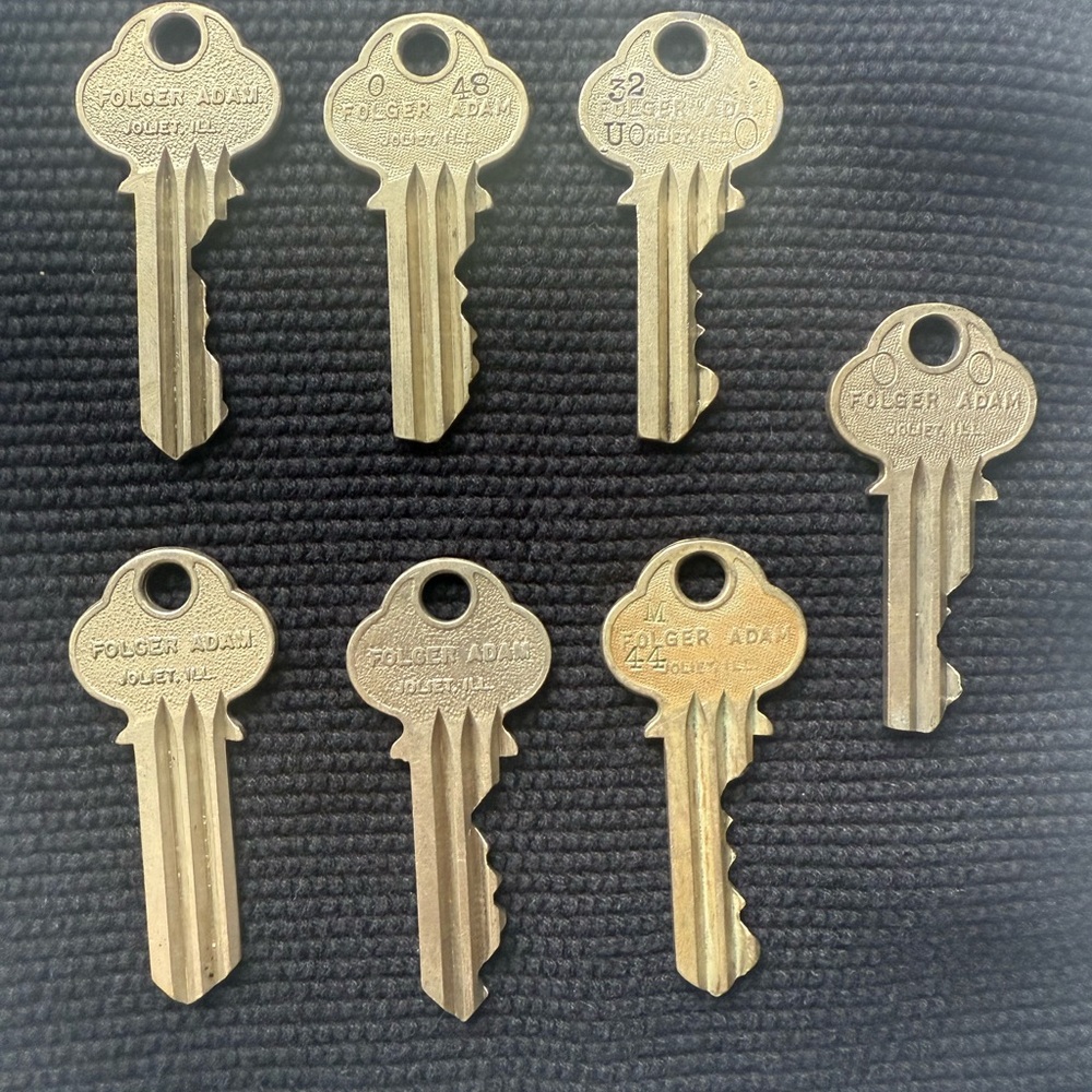 Folger Adam Brass Keys Set